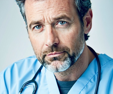 Expertise médicale illustrée avec professionnalisme et conseils pour éviter les pièges. Studio photo de qualité magazine, ...